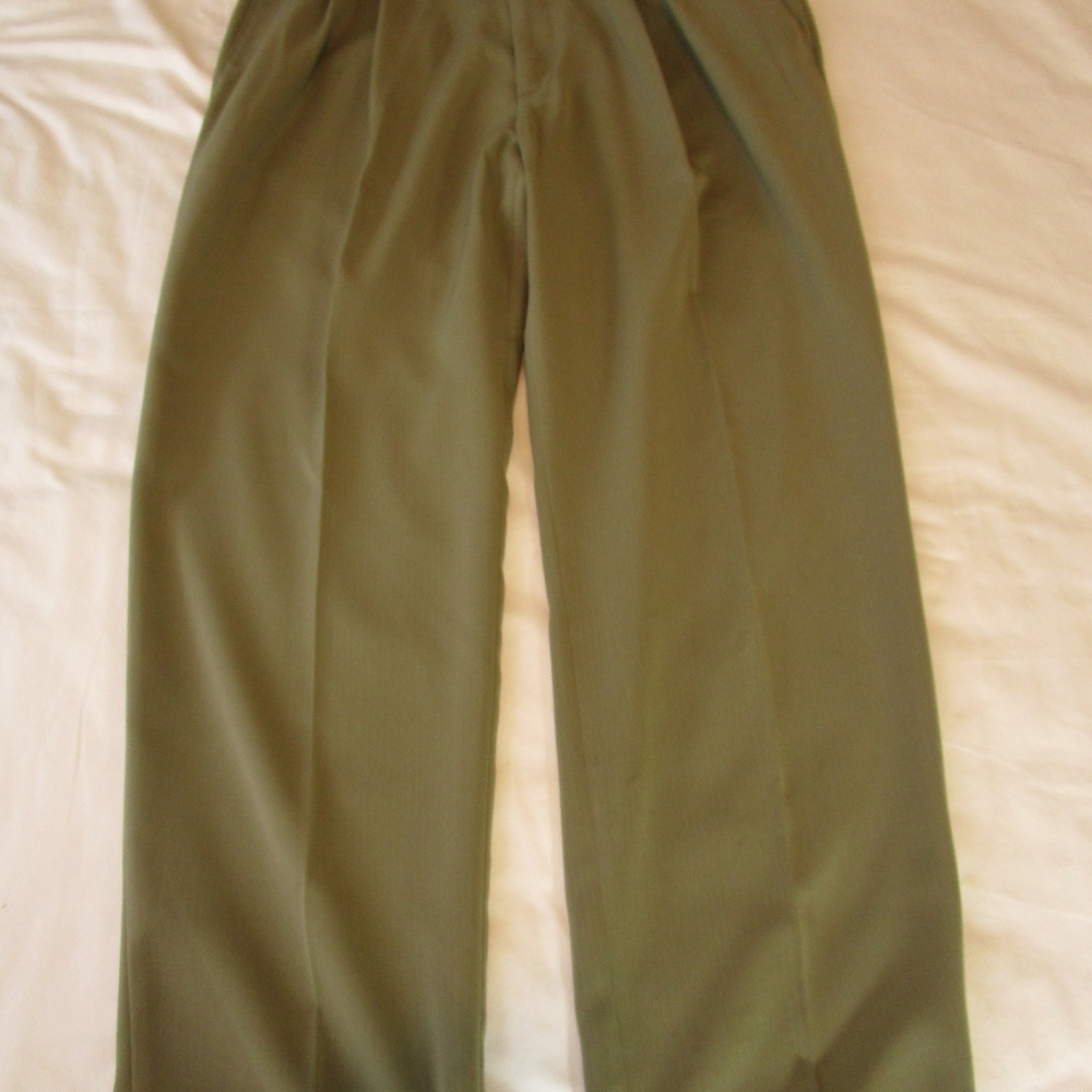 Haggar Men's dress pants, 38X32, cuffed, (0057)